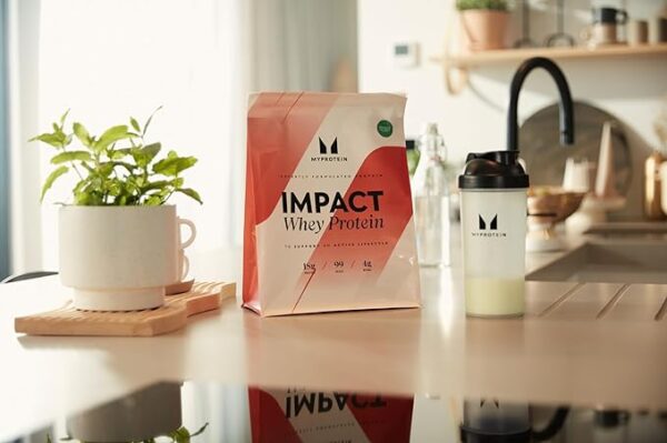 Myprotein Impact Whey Protein  Builds Lean Muscle & Aids Recovery |Strawberry Cream| 5.5 lb,2.5 kg - Image 2